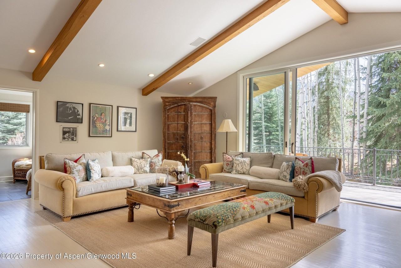 86 Maroon Dr - Photo 5 of 32