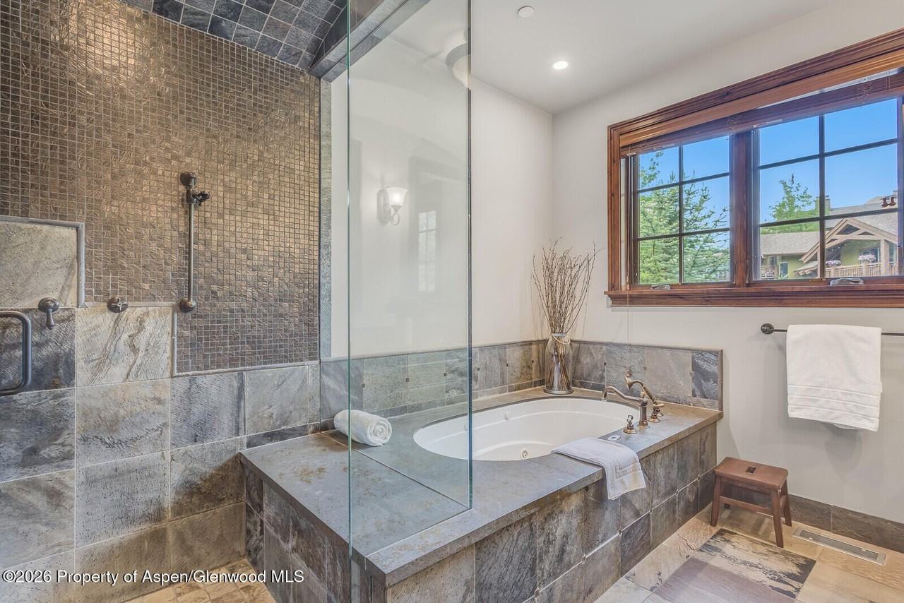 51 Thunderbowl Ln Unit 12 - Photo 6 of 10