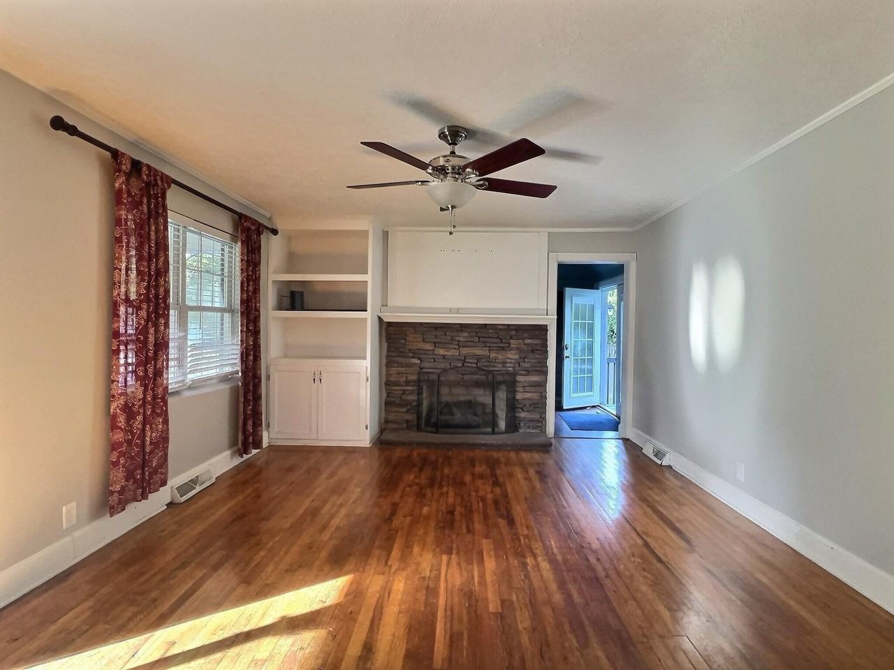 339 Charleston St Se - Photo 3 of 44