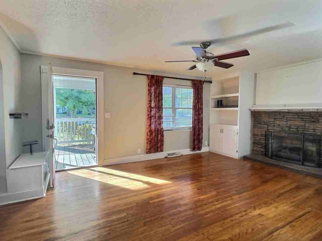 339 Charleston St Se - Photo 4 of 44