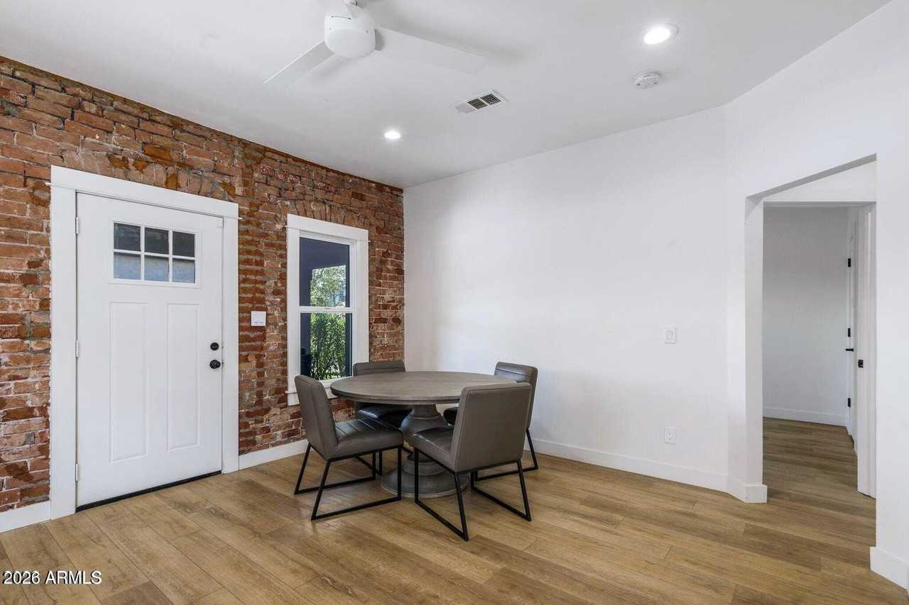 912 E Roosevelt St - Photo 3 of 18