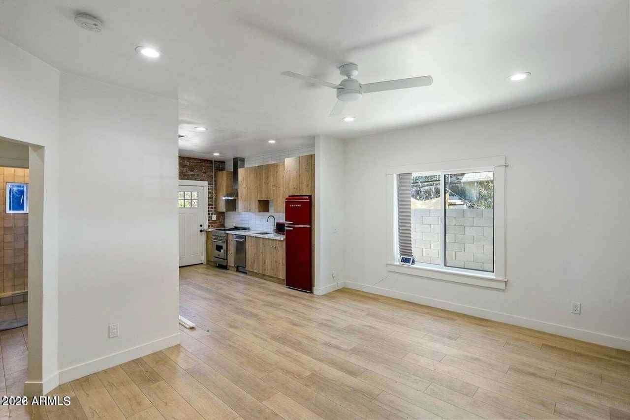 912 E Roosevelt St - Photo 4 of 18