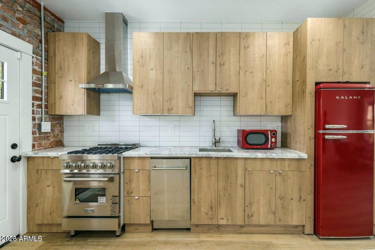 912 E Roosevelt St - Photo 5 of 18