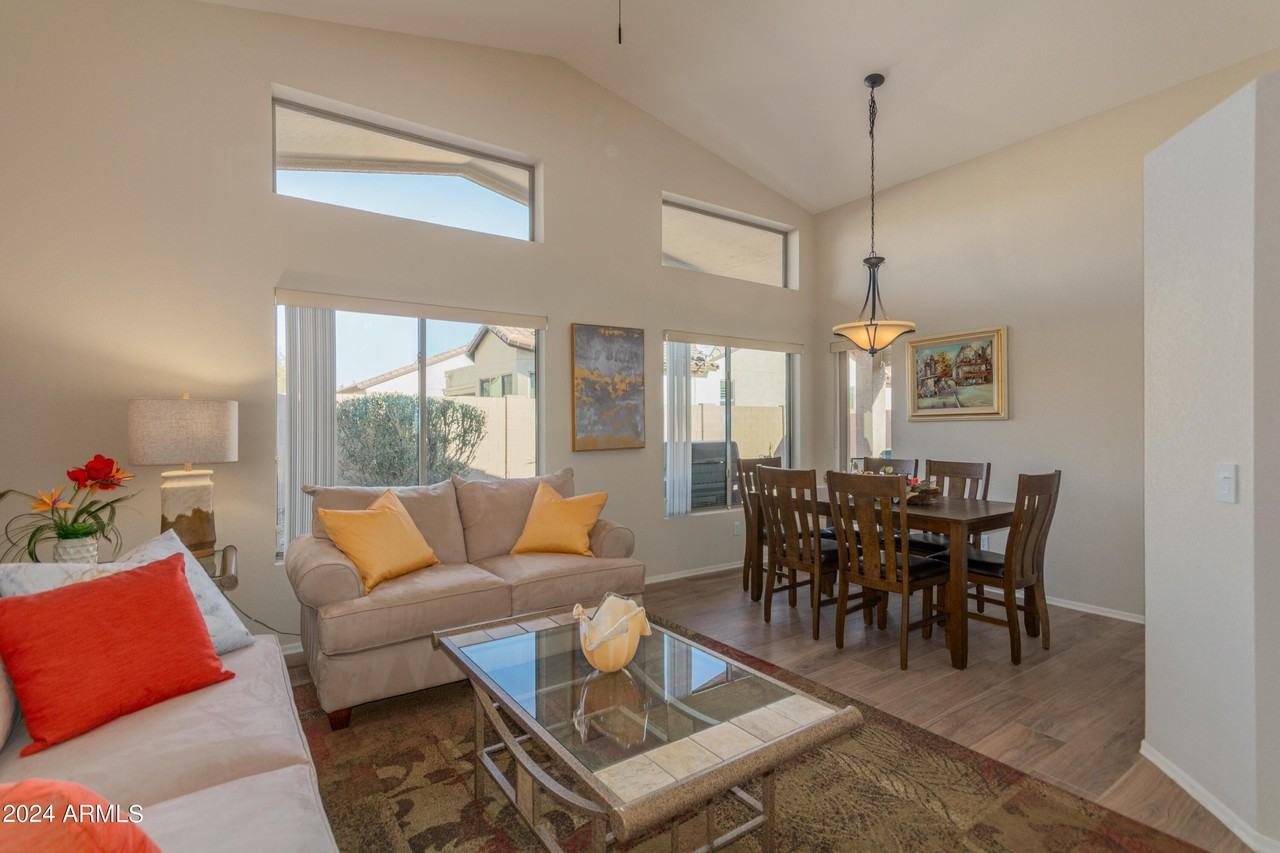 16118 W Vale Dr - Photo 4 of 29