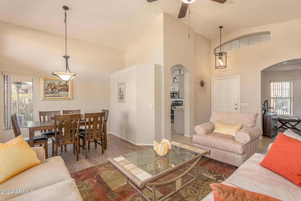 16118 W Vale Dr - Photo 5 of 29