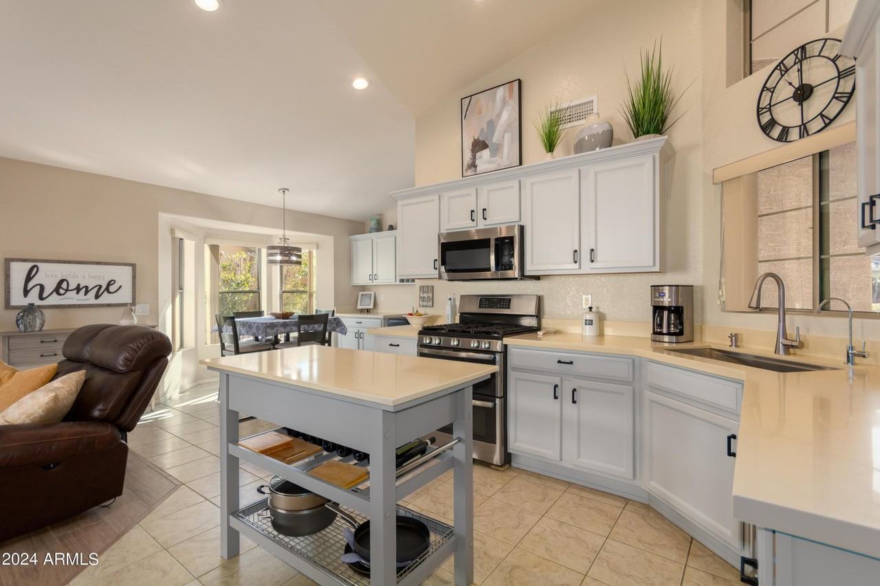 16118 W Vale Dr - Photo 7 of 29