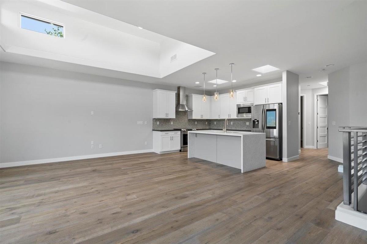 1214 W 5th St Unit 2 - Photo 5 of 26