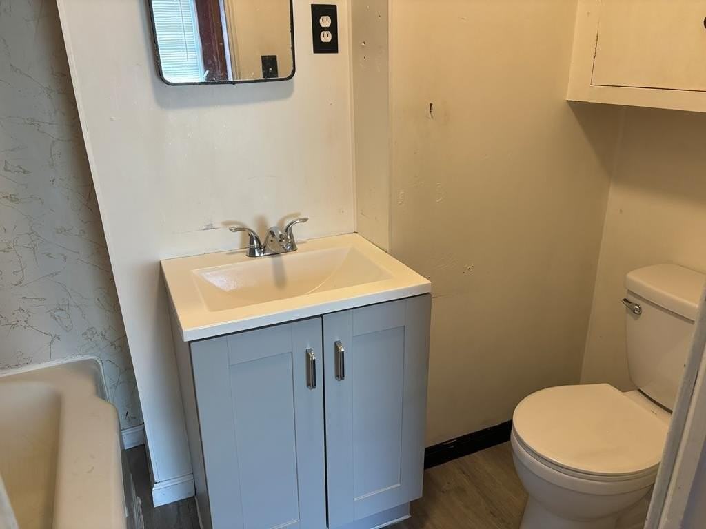 414 11th St Apt 2b - Photo 4 of 5