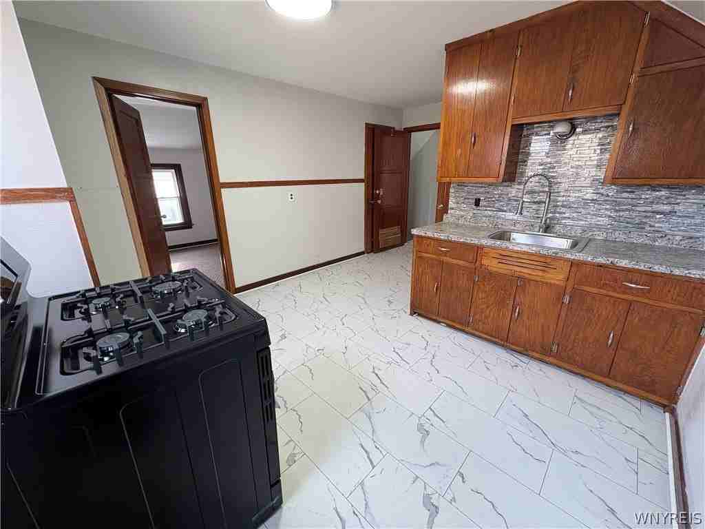 143 Reo- upper Avenue - Photo 6 of 14