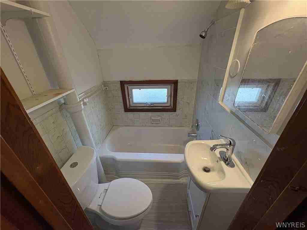 143 Reo- upper Avenue - Photo 7 of 14