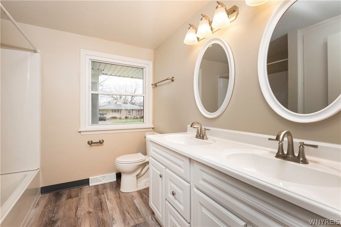 146 Jeanmoor Rd - Photo 3 of 7