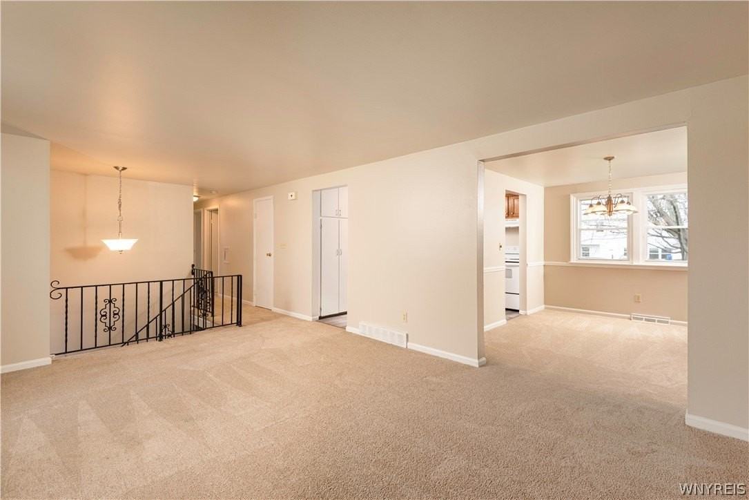 146 Jeanmoor Rd - Photo 4 of 7