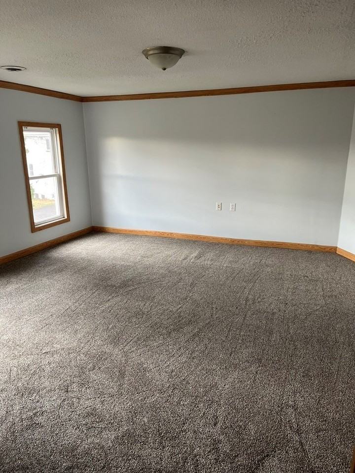 35 Level Acres Dr Unit B - Photo 4 of 9