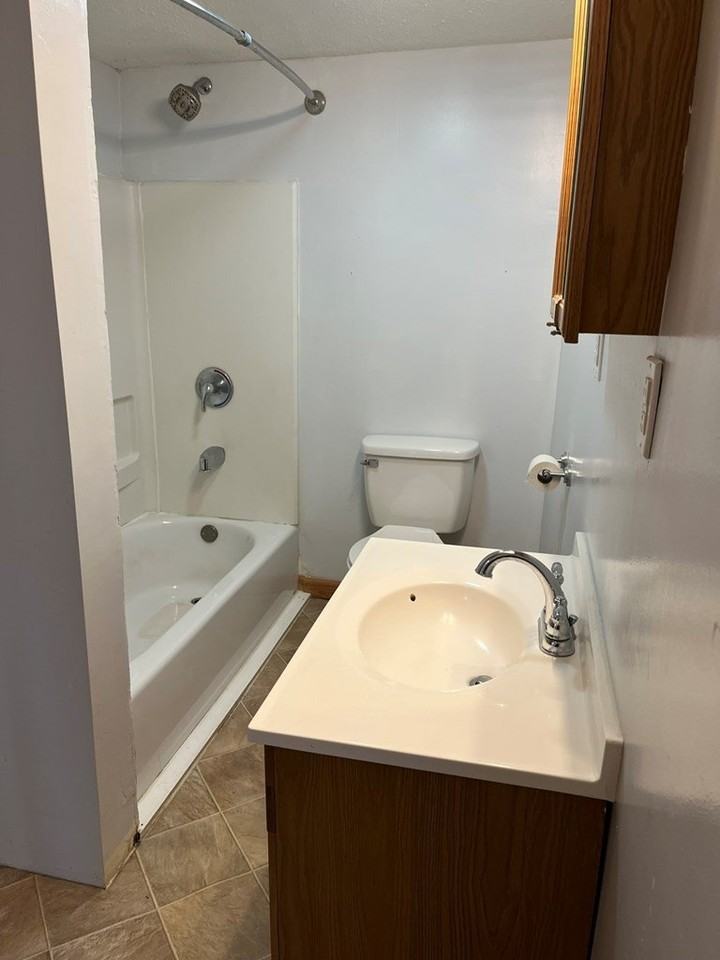 35 Level Acres Dr Unit B - Photo 6 of 9