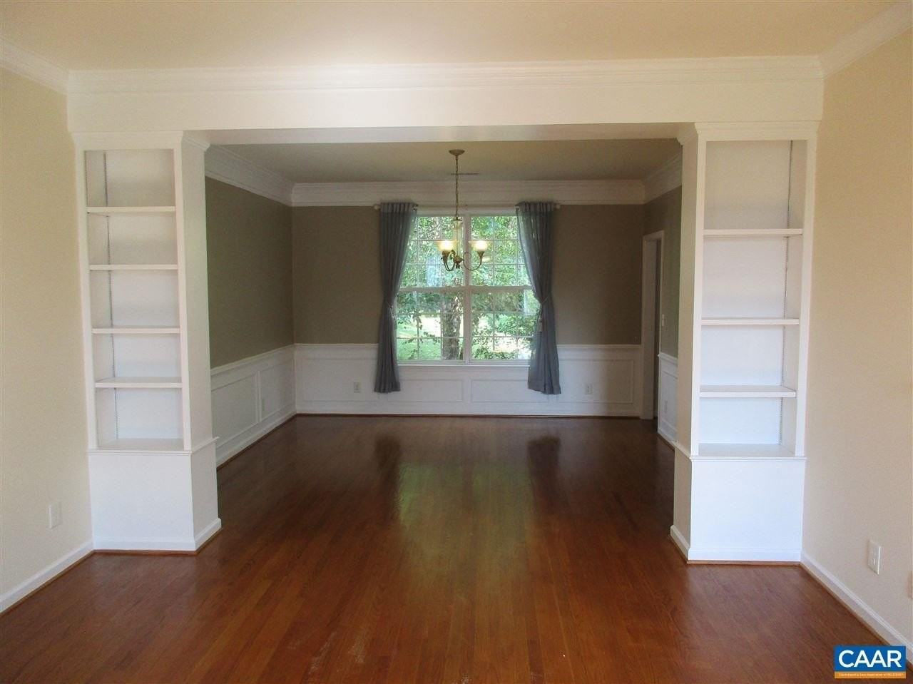 3419 Turnberry Cir - Photo 2 of 17