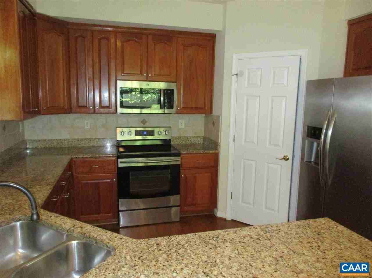 3419 Turnberry Cir - Photo 5 of 17