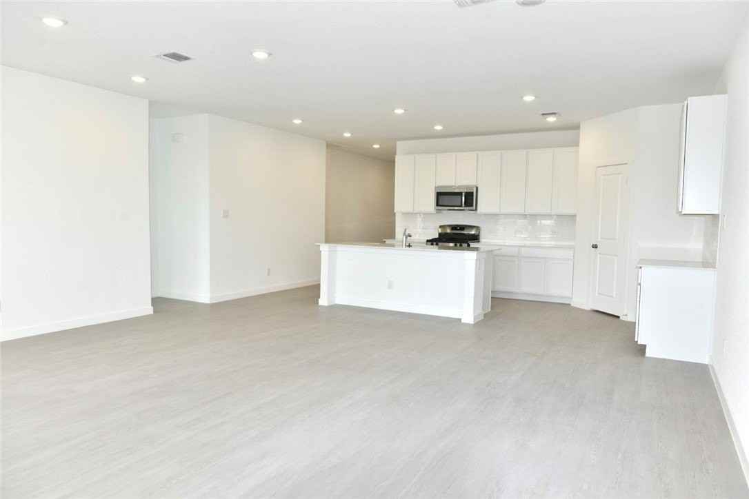 2826 Westeros St - Photo 4 of 19