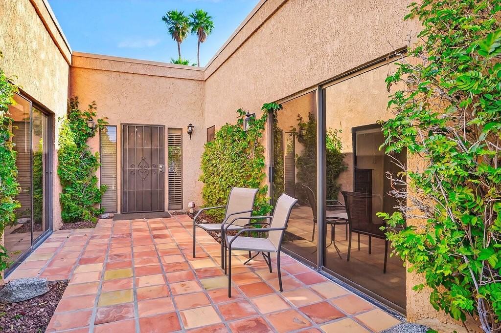 42430 Adams St - Photo 3 of 26