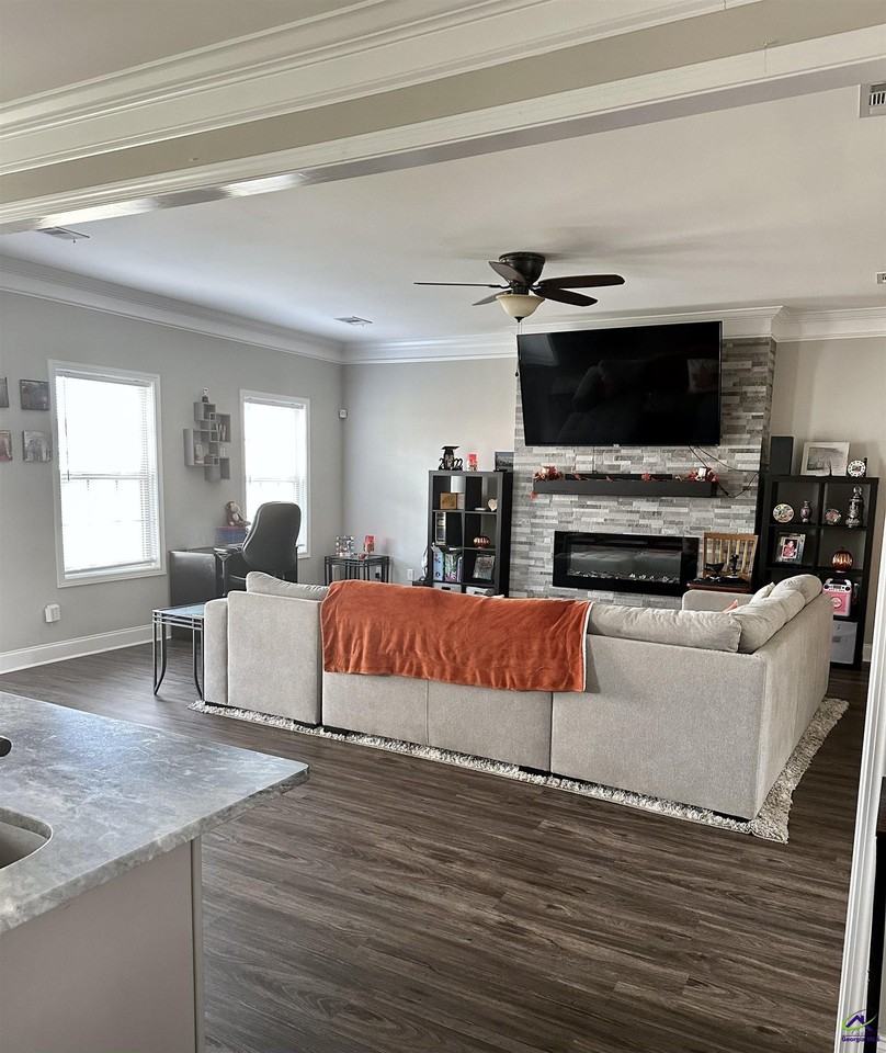 201 Deven Ct - Photo 6 of 26