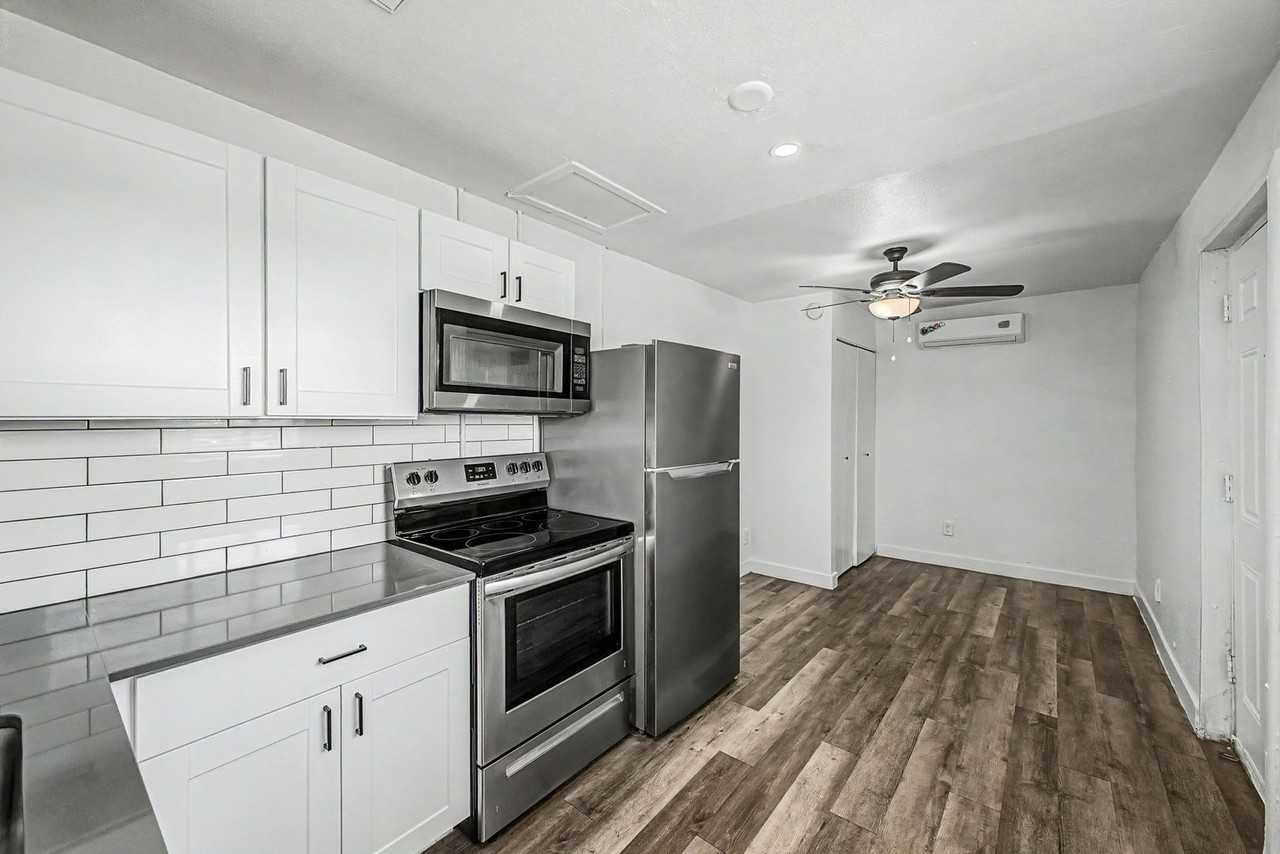 2706 W Missouri Ave #01 - Photo 7 of 25