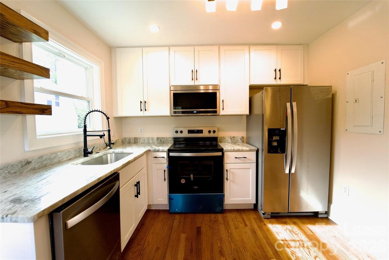 2128 Jackson St - Photo 2 of 23