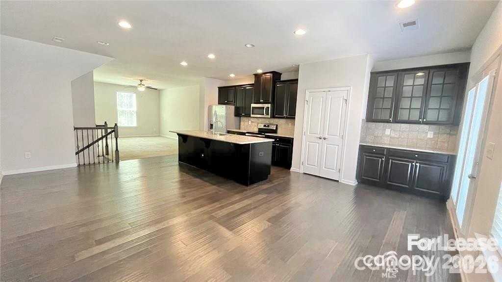 1519 S Church St - Photo 5 of 12