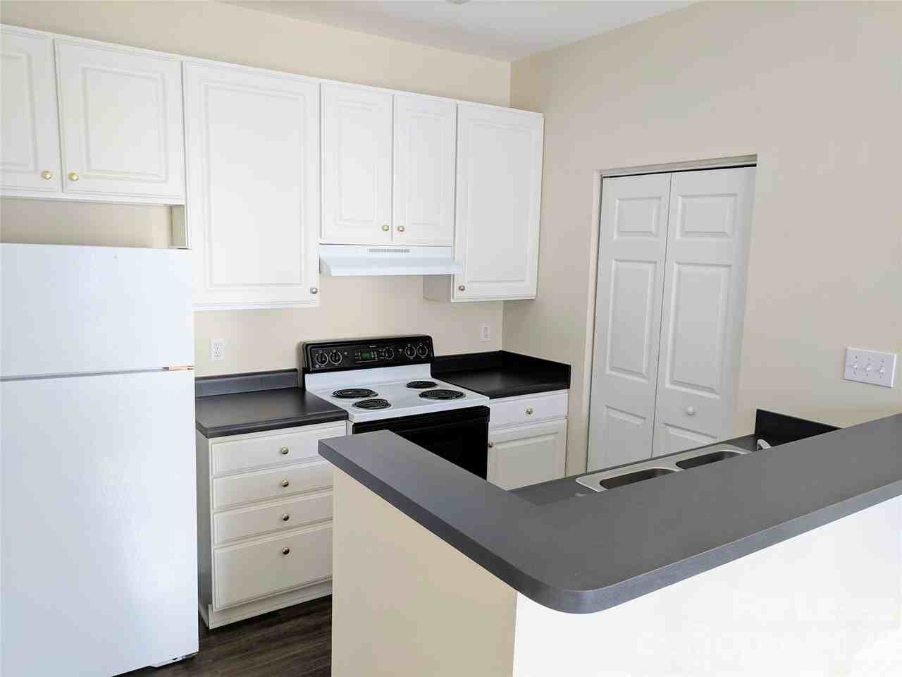 917 Shearer St #20 - Photo 4 of 20