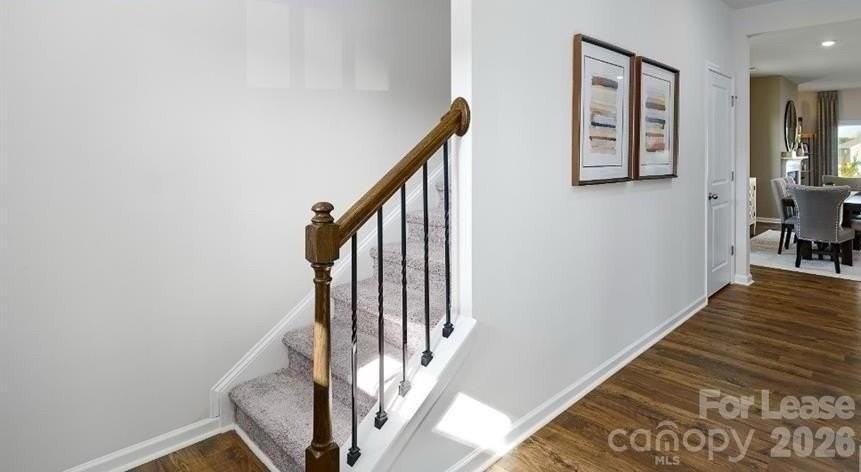 1720 Vanderlyn St - Photo 3 of 33
