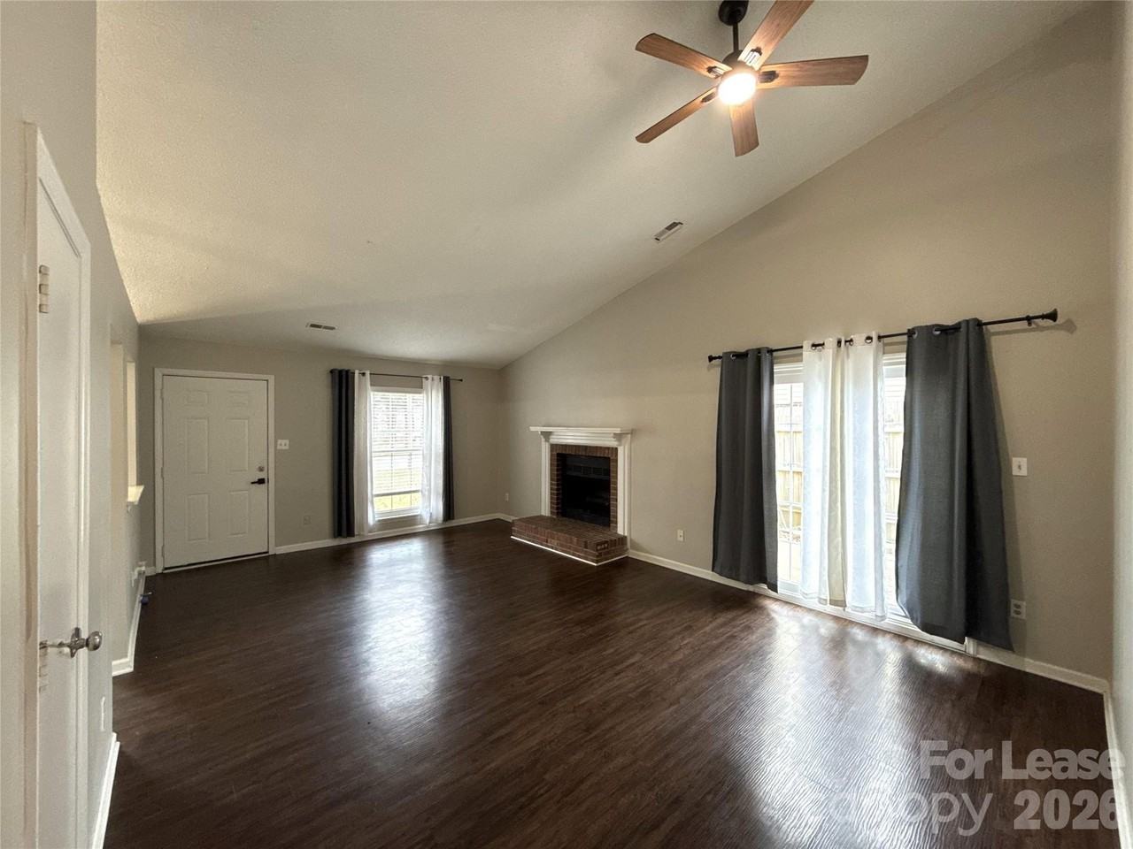 5919 Hunters Crossing Ln - Photo 2 of 14