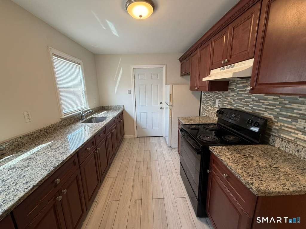 279 Clermont Ave 2nd Fl - Photo 2 of 16