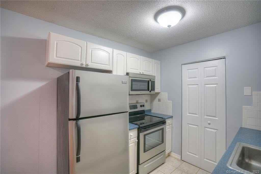 86 Buddington Rd Apt 7 - Photo 2 of 12