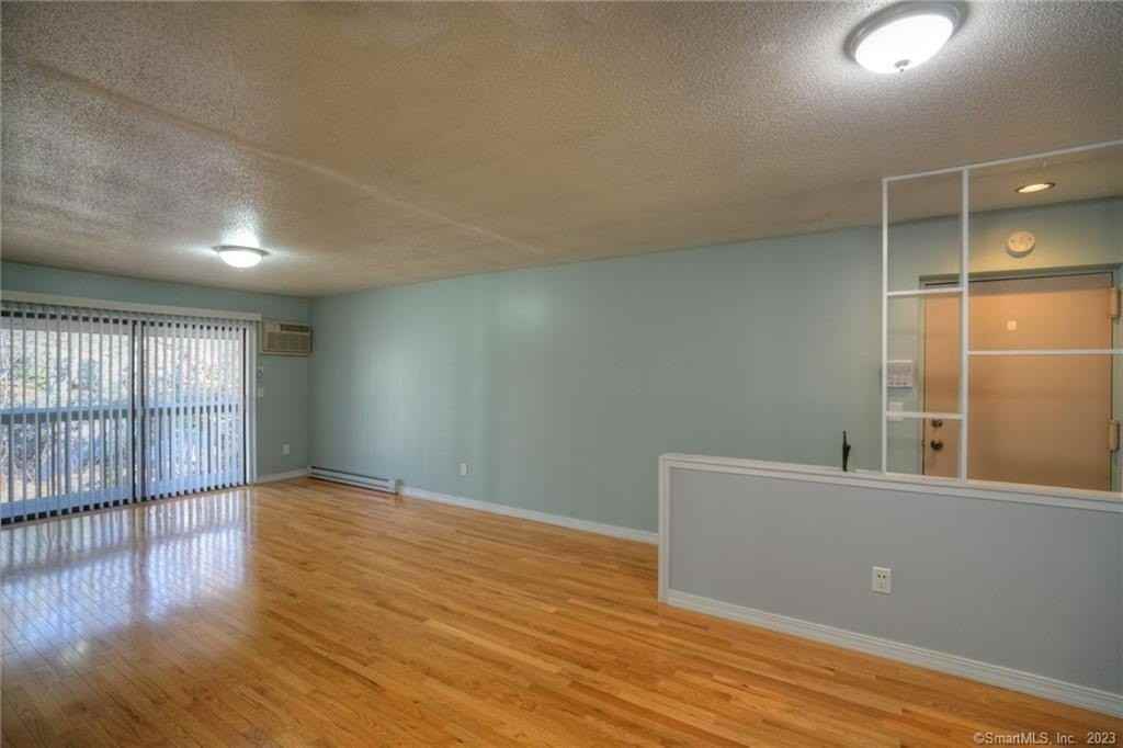 86 Buddington Rd Apt 7 - Photo 4 of 12