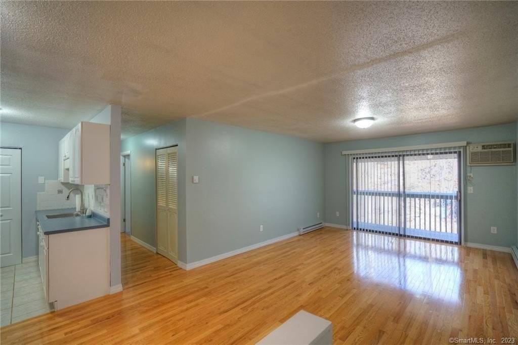 86 Buddington Rd Apt 7 - Photo 5 of 12