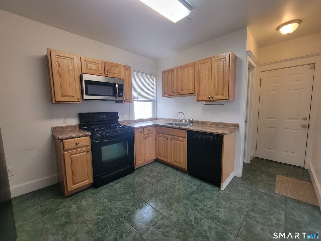 67 Woodside St Unit 1 - Photo 2 of 13