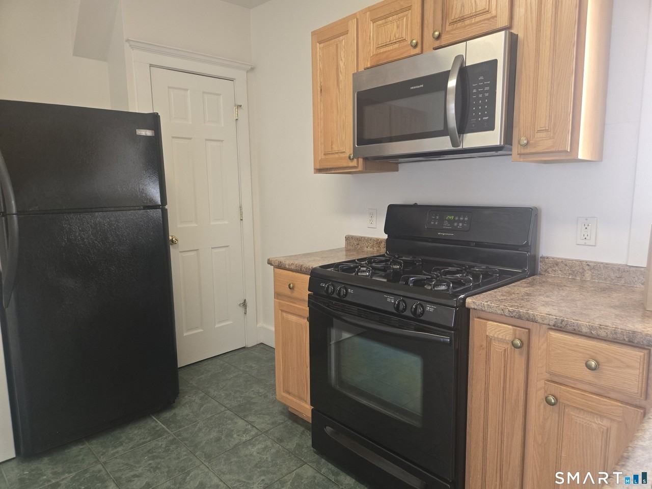 67 Woodside St Unit 1 - Photo 4 of 13