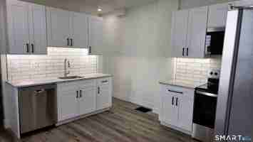 featured image of 14 Meadow St