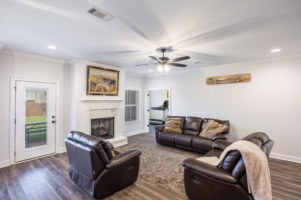 616 Charleston Mills Dr - Photo 4 of 38