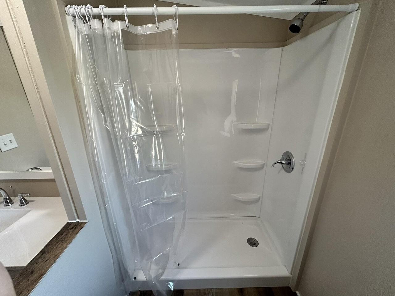 1370 Suzanne Cir - Photo 4 of 9