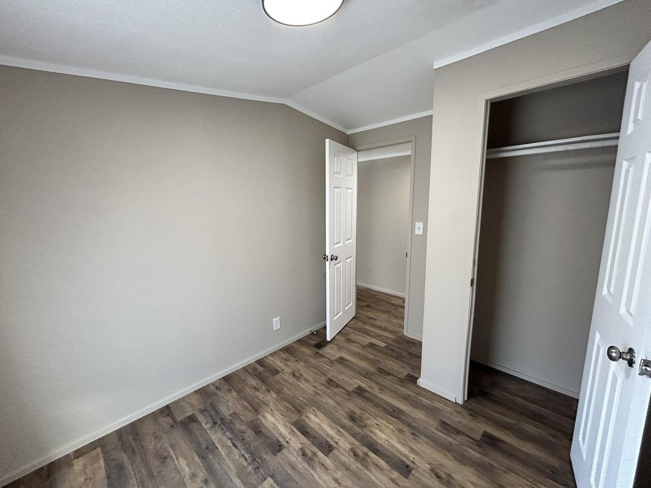 1370 Suzanne Cir - Photo 6 of 9