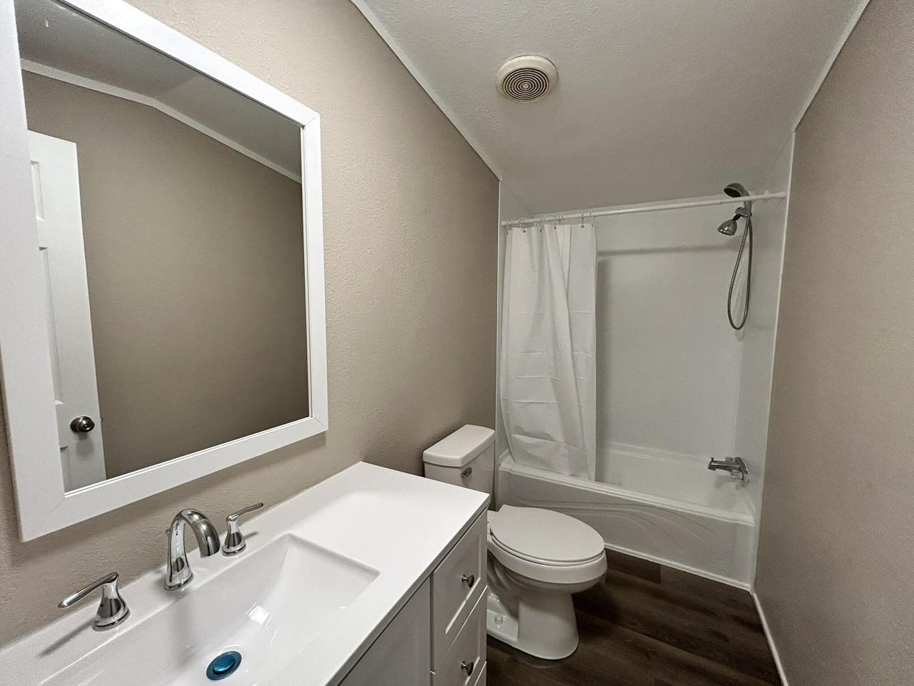 1370 Suzanne Cir - Photo 7 of 9