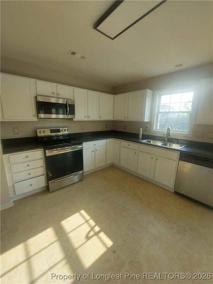 273 Saint George Dr - Photo 3 of 29