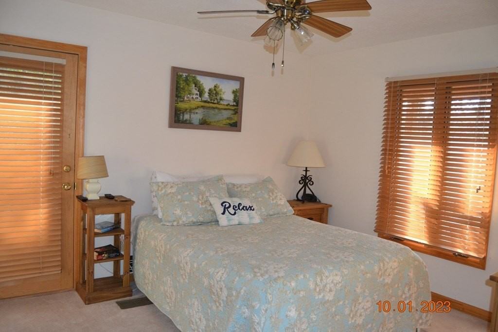 960 Robbins Rd - Photo 6 of 19