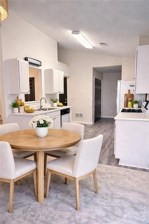 280 Hayward Ln - Photo 4 of 11