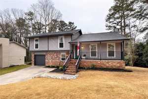 featured image of 752 Pebble Creek Dr