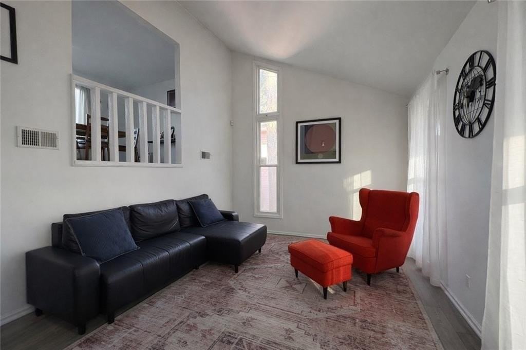 752 Pebble Creek Dr - Photo 2 of 15