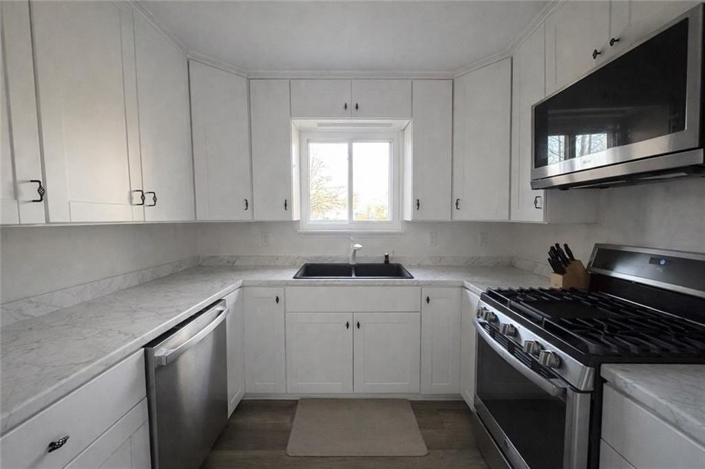 752 Pebble Creek Dr - Photo 4 of 15