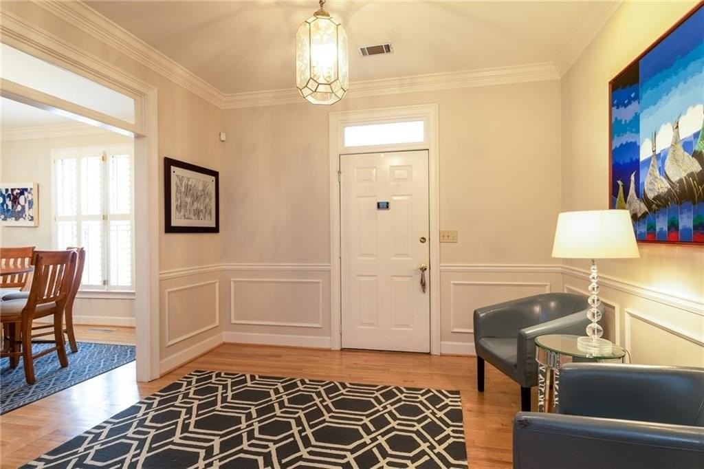 7155 Roswell Rd Apt 42 - Photo 3 of 34