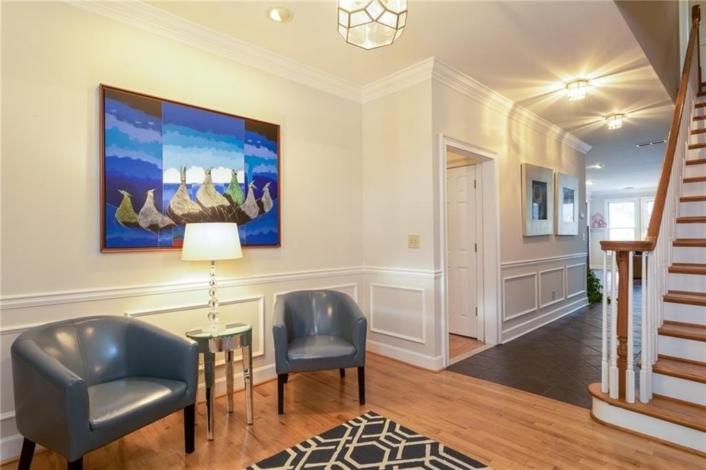 7155 Roswell Rd Apt 42 - Photo 4 of 34