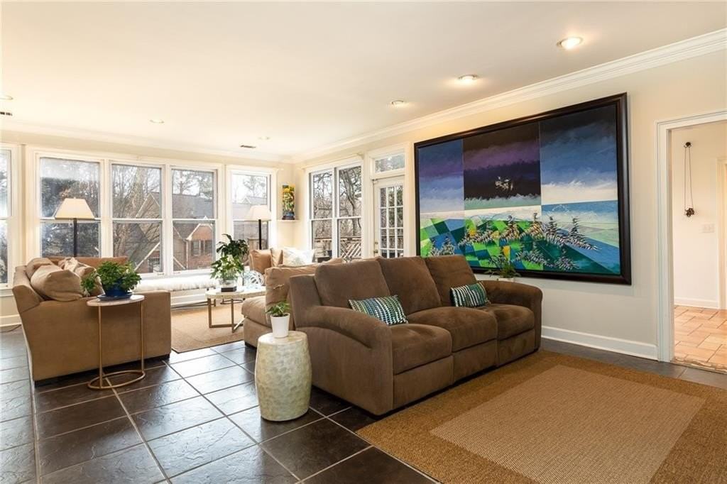 7155 Roswell Rd Apt 42 - Photo 7 of 34