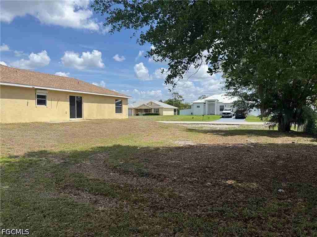 450 Rathburn St - Photo 6 of 18